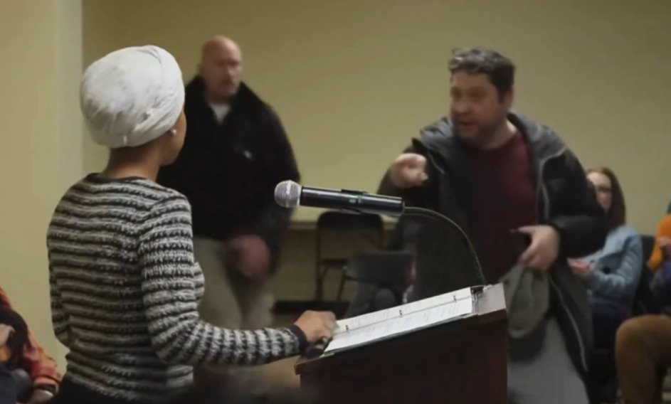 (Видео) Откриено каква течност е употребена за напад врз американската конгресменка