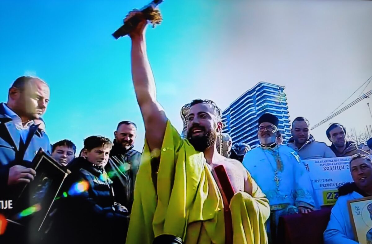 Дарко Митровиќ го фати крстот во Скопје