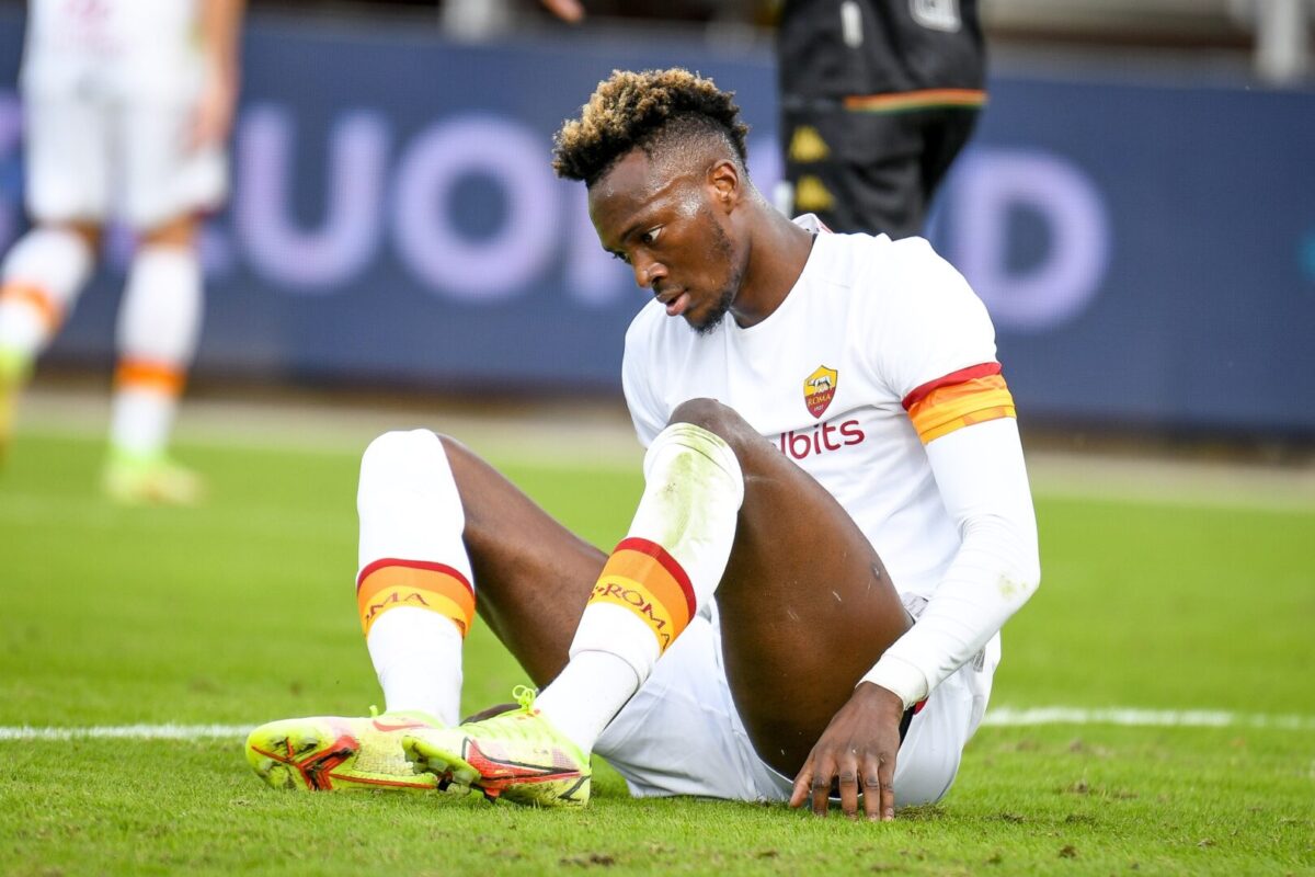 Ејбрахам се враќа во Астон Вила