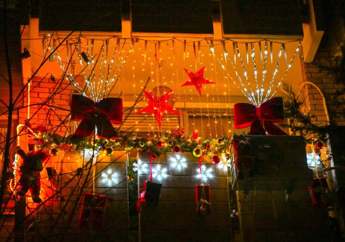 Избрани најубаво украсената тераса, најубаво украсениот двор во Скопје и ученички расказ за новогодишните и божиќните празници