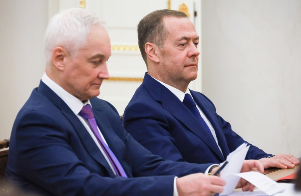 Медведев: Што ќе направи Галскиот петел? Ќе го киднапира Трамп? Нуклеарен напад врз САД?