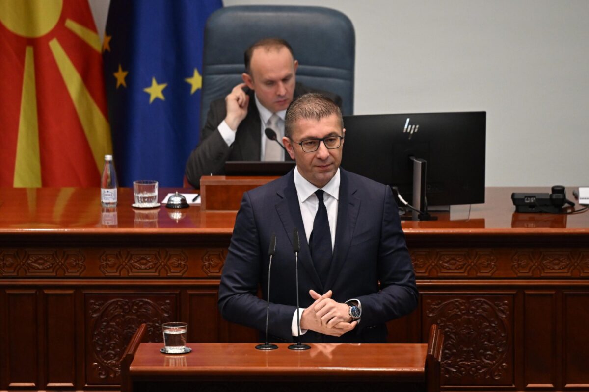 Мицкоски: Ако заѕиданите пари биле од продажба на нива, што би барале во ѕидот?