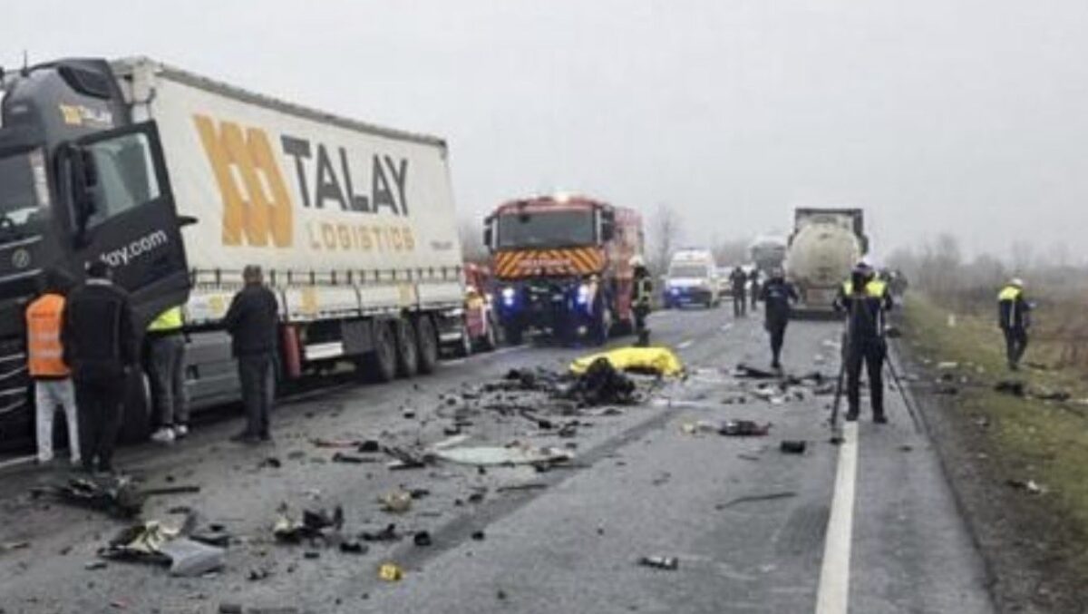 Најмалку седум навивачи на ПАОК загинаа во сообраќајна несреќа