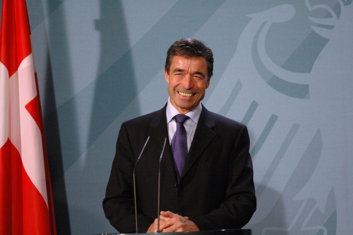 Поранешниот генерален секретар на НАТО до Данска: Три чекори за да се смири Трамп