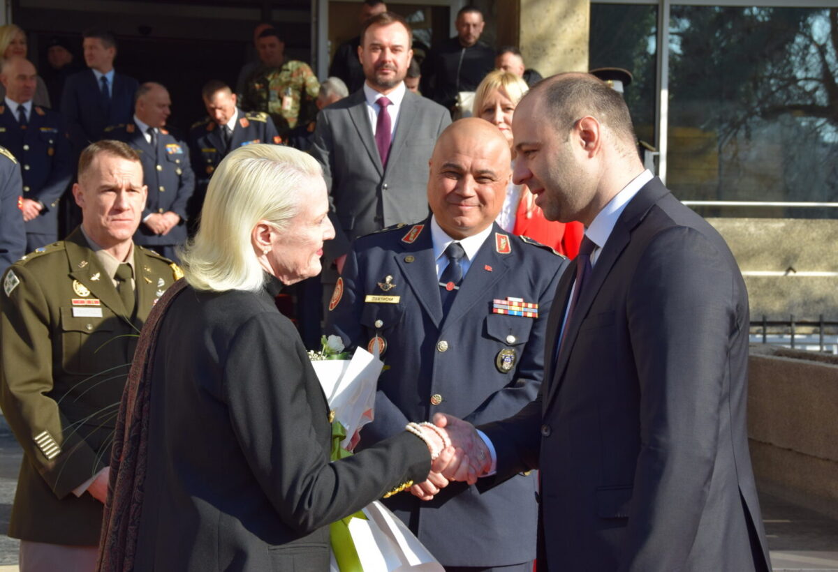 Проштална средба на министерот Мисајловски и началникот на Генералштабот на Армијата Лафчиски со амбасадорката Агелер