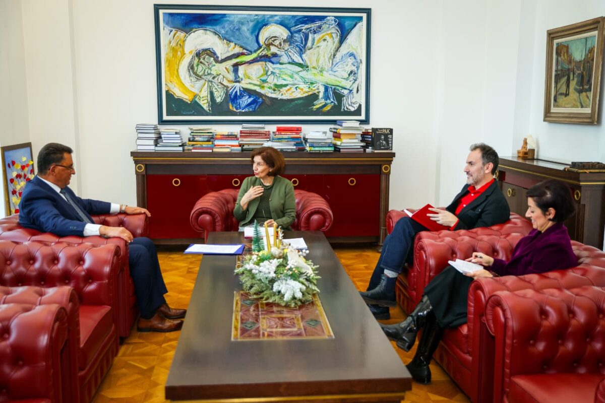 Сиљановска-Давкова се сретна со гувернерот на Народната банка: Финалната оценка на Славески е дека екомомијата е стабилна, со солиден раст