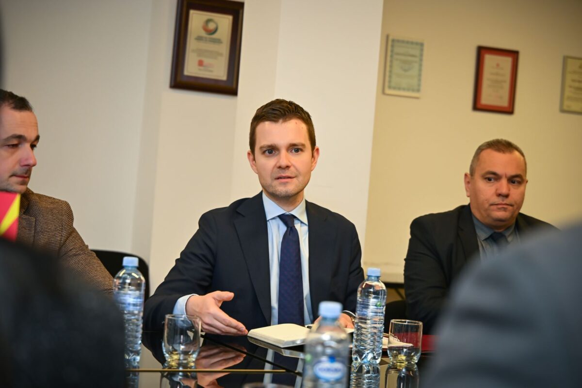 Средба на министерот Муцунски со раководството на Сојузот на стопанските комори на Македонија