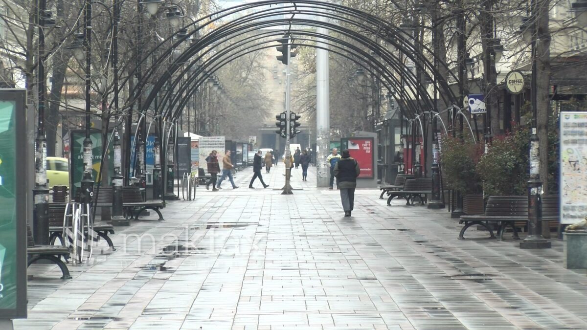 Студени утра, посвежи денови: променливо облачно време со сончеви периоди