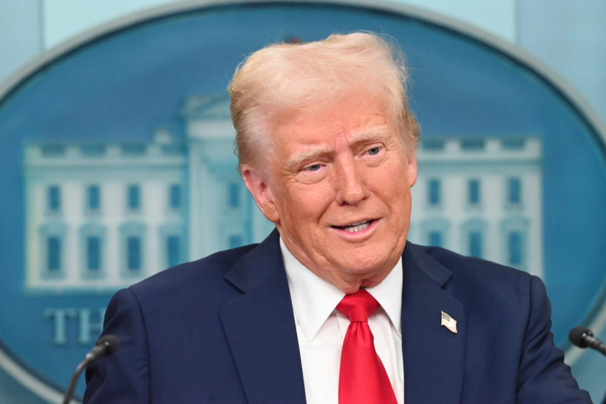 Трамп ќе го пречека претседателот на Колумбија во Белата куќа на почетокот на февруари