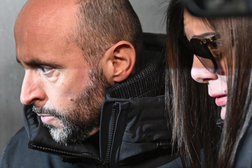 Уапсен сопственикот на барот во Швајцарија каде загинаа 40 млади луѓе