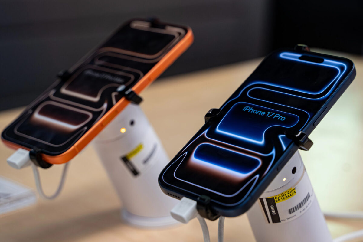 „Епл“ ги надмина очекувањата благодарение на силната продажба на Ајфон 17