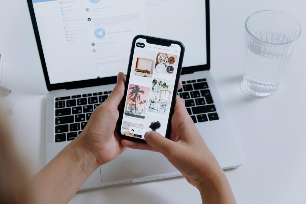 „Мета“ брише профили во Австралија: „Ги преземаме сите чекори за да се усогласиме со законот“