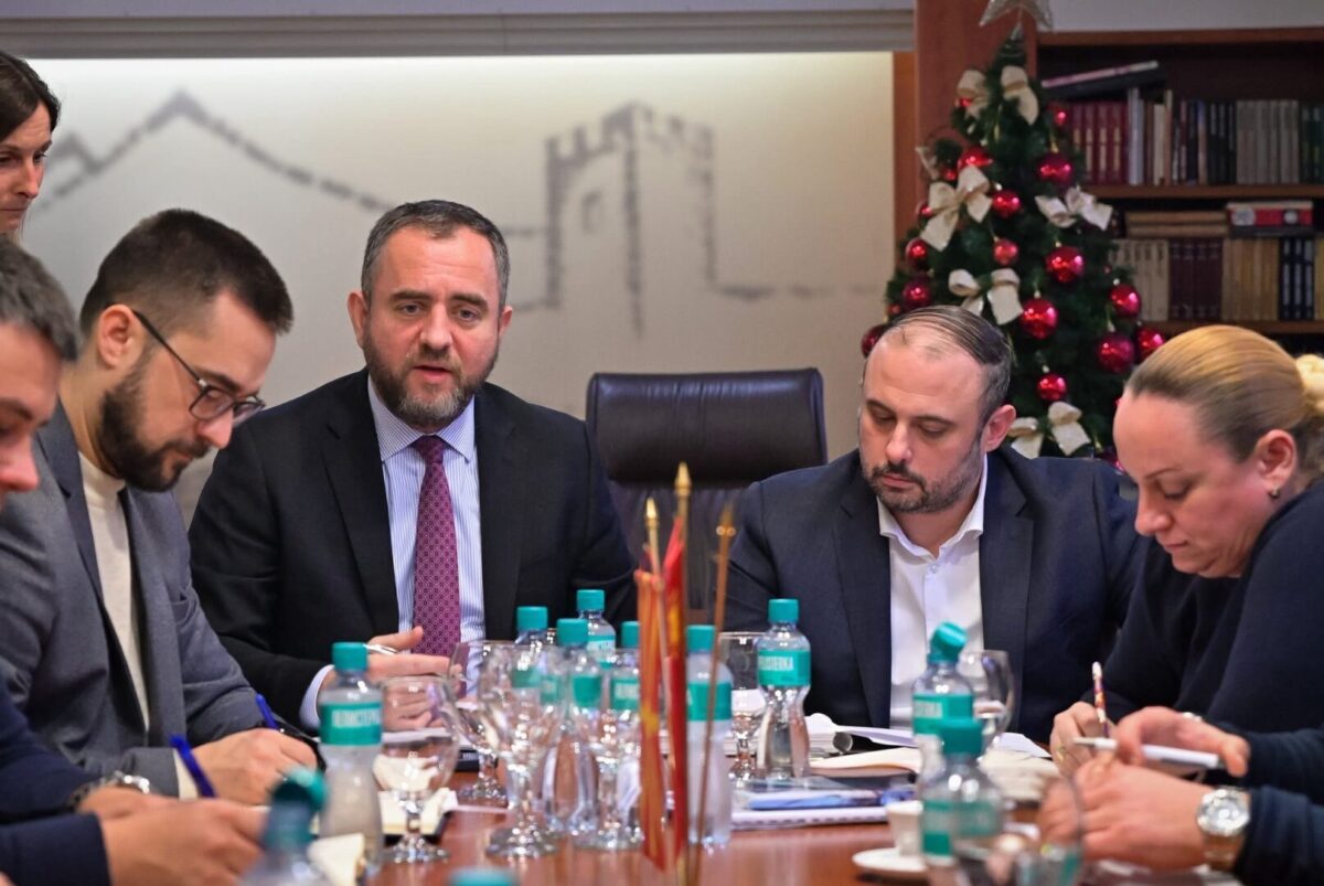 „Паметен зелен бран“ за регулирање на протокот на возила: Ѓорѓиевски и Тошковски на финални подготовки за официјално пуштање  на „Сејф Сити“