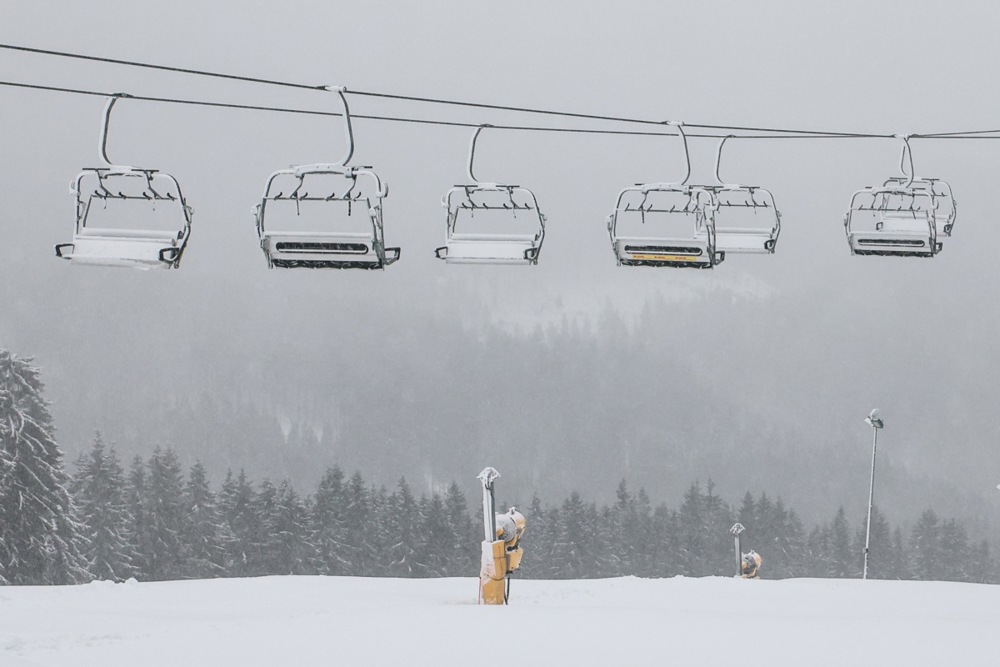 Австралиска сноубордерка почина откако се заглави на ски-лифт во Јапонија