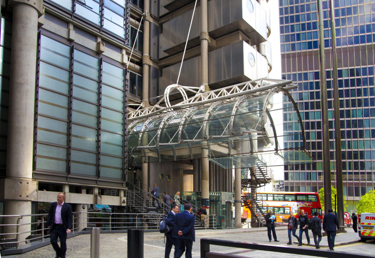 Британските банки планираат алтернатива на Visa поради загриженоста од Трамп