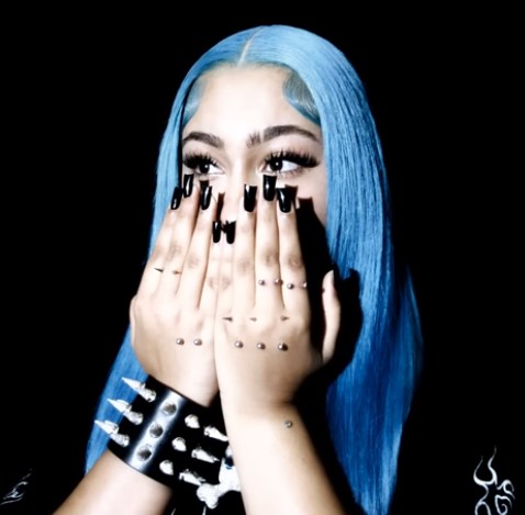 (Видео) 12-годишната ќерка на Ким Кардашијан и Кање Вест ја објави својата прва песна