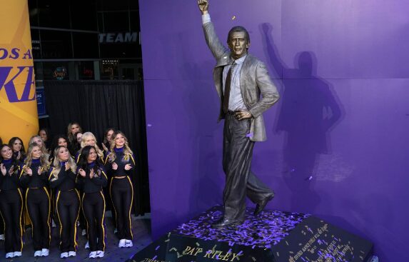 (Видео) Бостон Селтикс му ја расипаа журката на Пет Рајли во Лос Анџелес