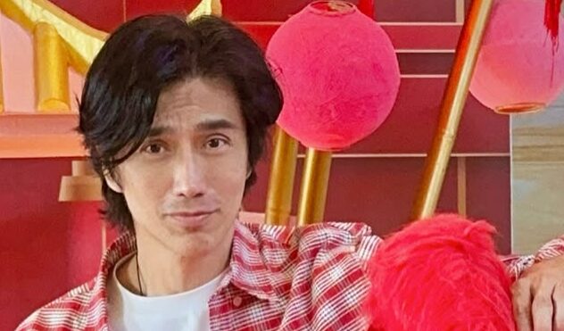 (Видео) Има 59 години, а изгледа двојно помладо: Ова е тајната на неговите убиствени стомачни мускули