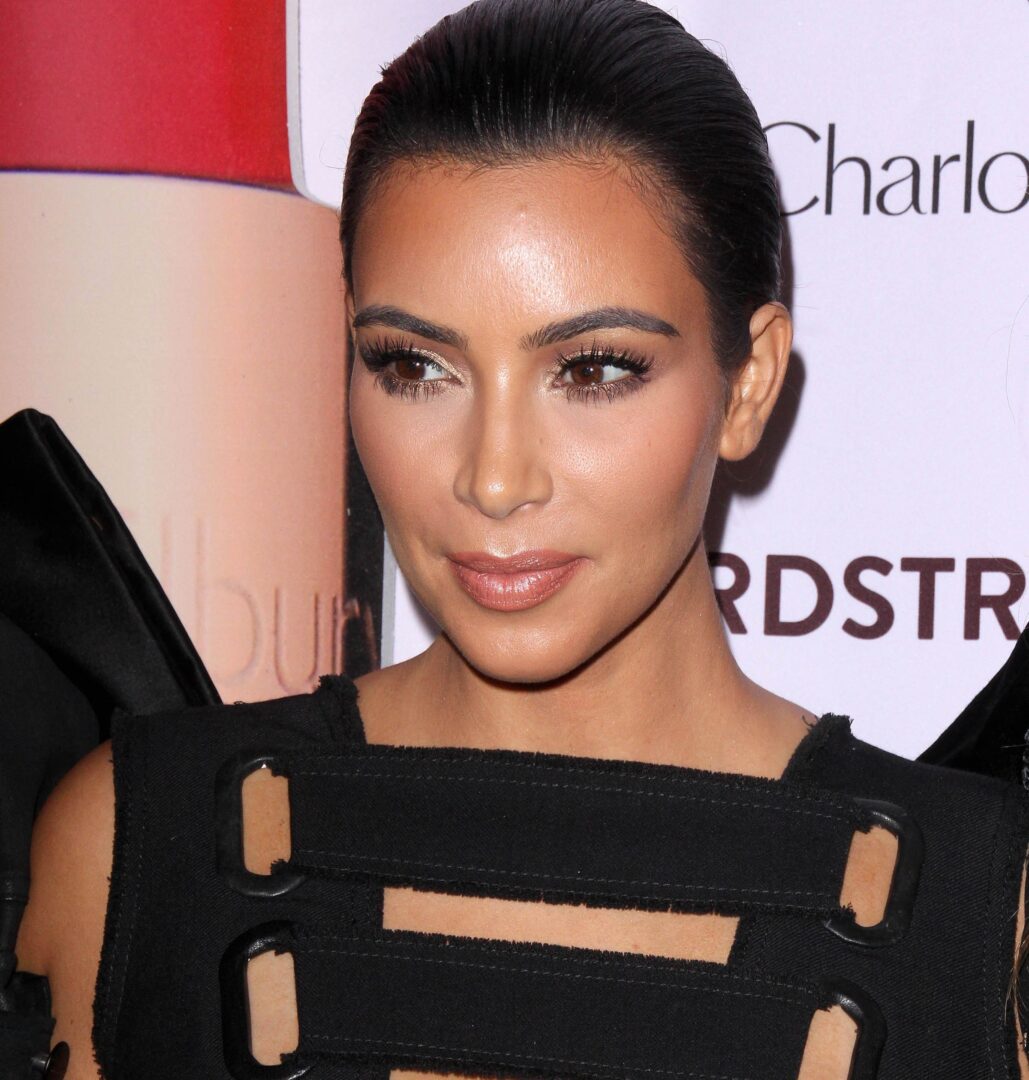 (Видео) Интернетот експлодираше: Ким Кардашијан се појави јавно за прв пат со своето ново познато момче