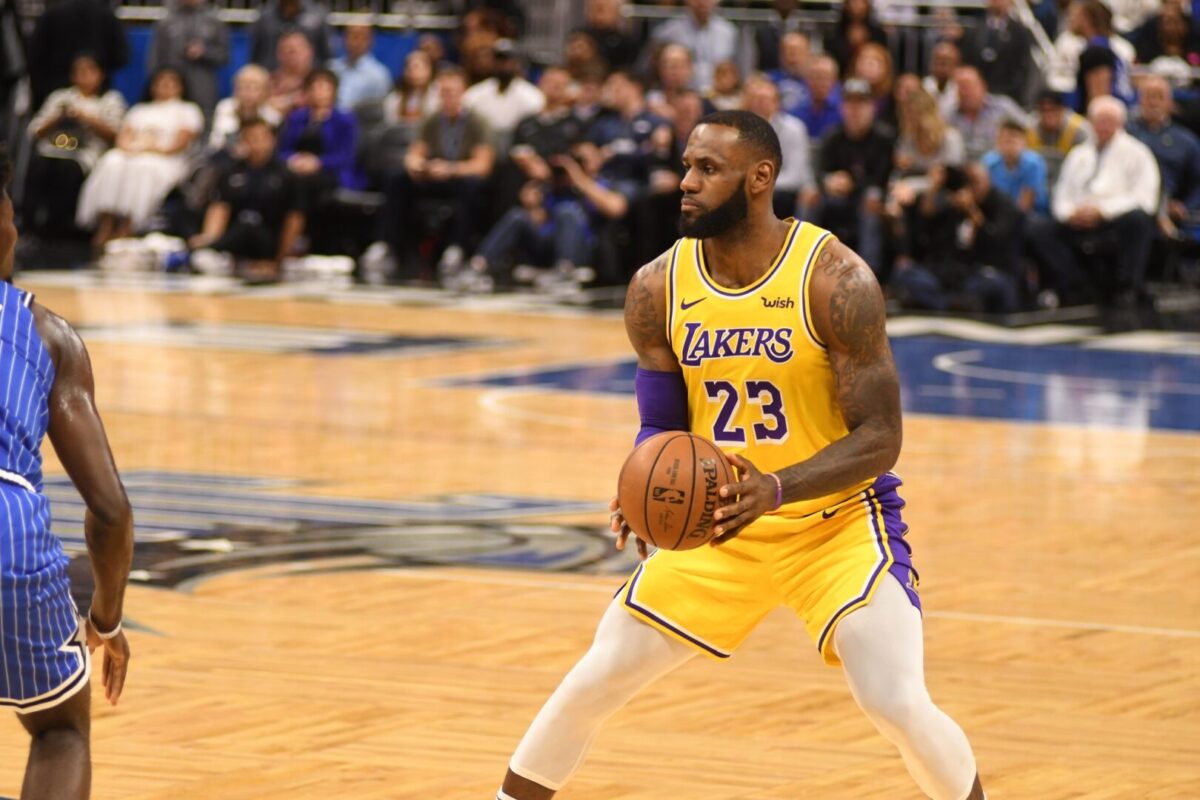 (Видео) Леброн промаши шит за победа, Орландо ги изненади Лејкерси