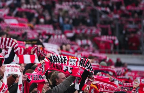 (Видео) Нереални сцени на натпреварот од Младинската лига на УЕФА во Келн