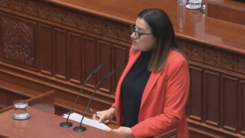(Видео) Тренчевска до власта: Намалете од луксузот и зголемете ја минималната плата на 600 евра