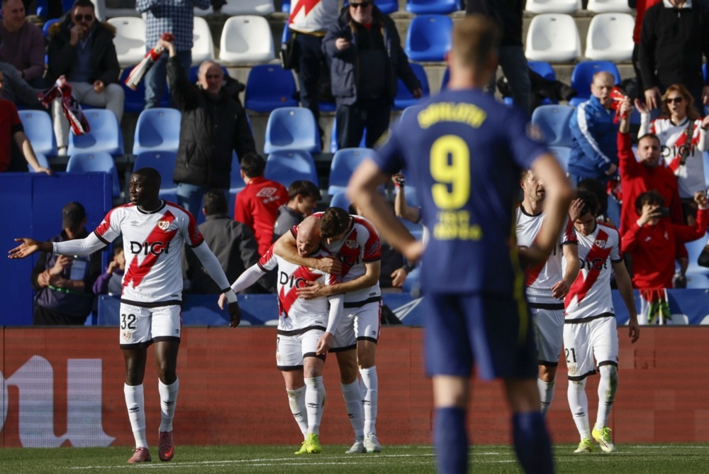 (Видео) Шлаканица за Атлетико во малото мадридско дерби – Рајо Ваљекано по 13 години ги победи „јорганџиите“