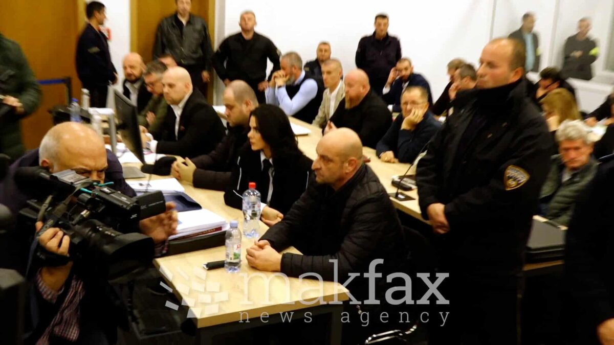 Вратата кај бината во „Пулс“ служела да излезат малолетниците во случај на полициска рација, сведочи 25-годишниот Петар Марковски