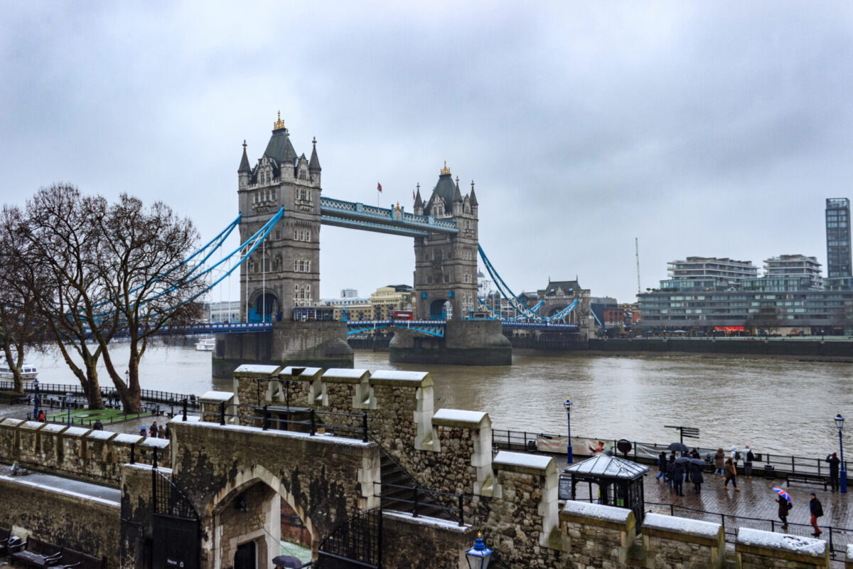 Здравствено предупредување во Велика Британија поради студеното време