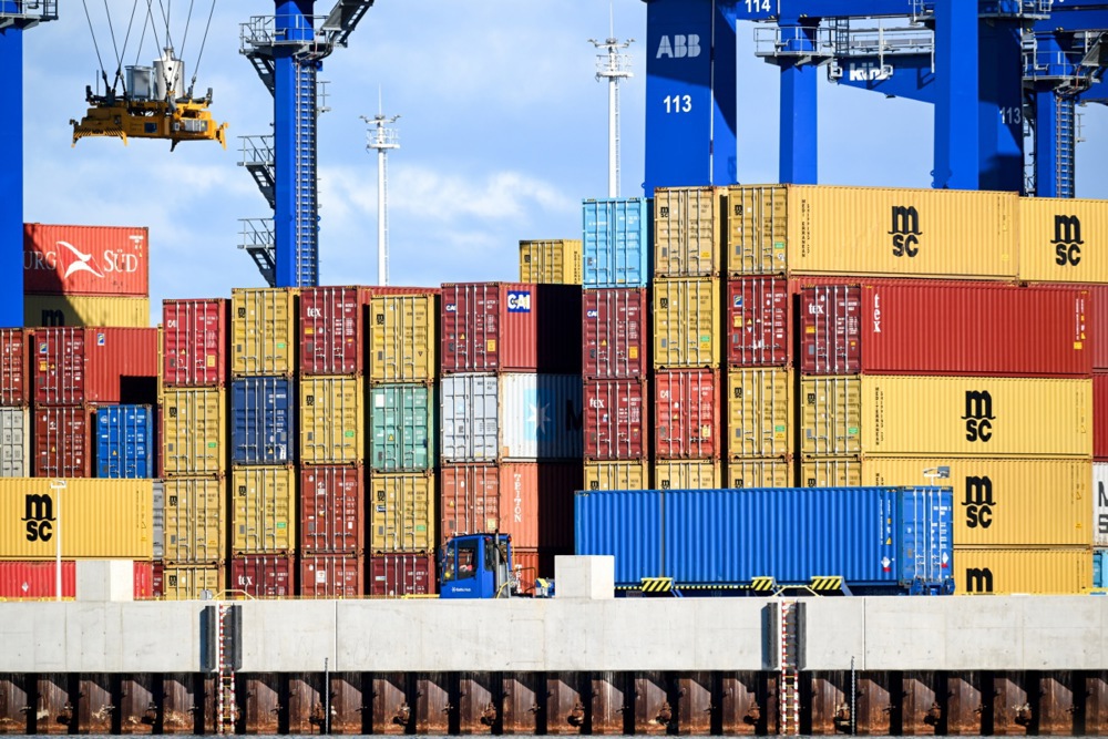 Кина ја повика Америка да ги укине царините