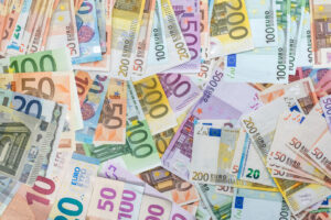 Кинески пари на европските улици: Запленети 1,2 милијарди лажни евра
