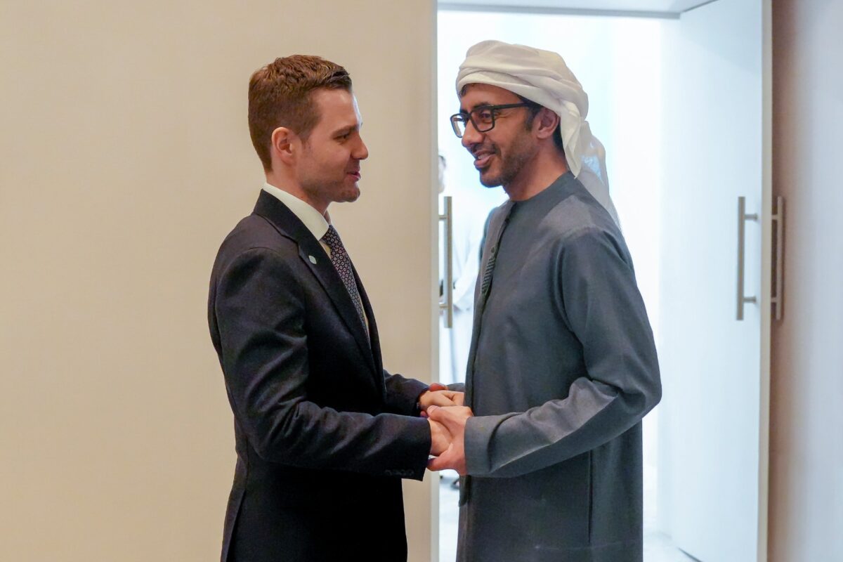 Македонија и ОАЕ потпишаа Меморандум за размена на искуства во областа на развојот и модернизацијата на владата