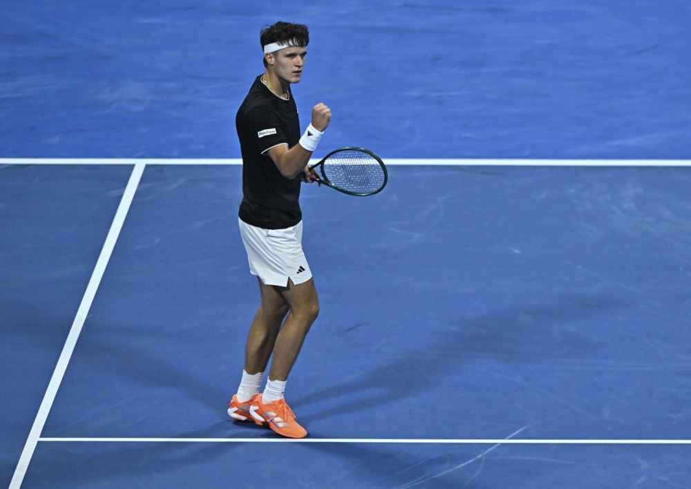 Меншик го победи Синер