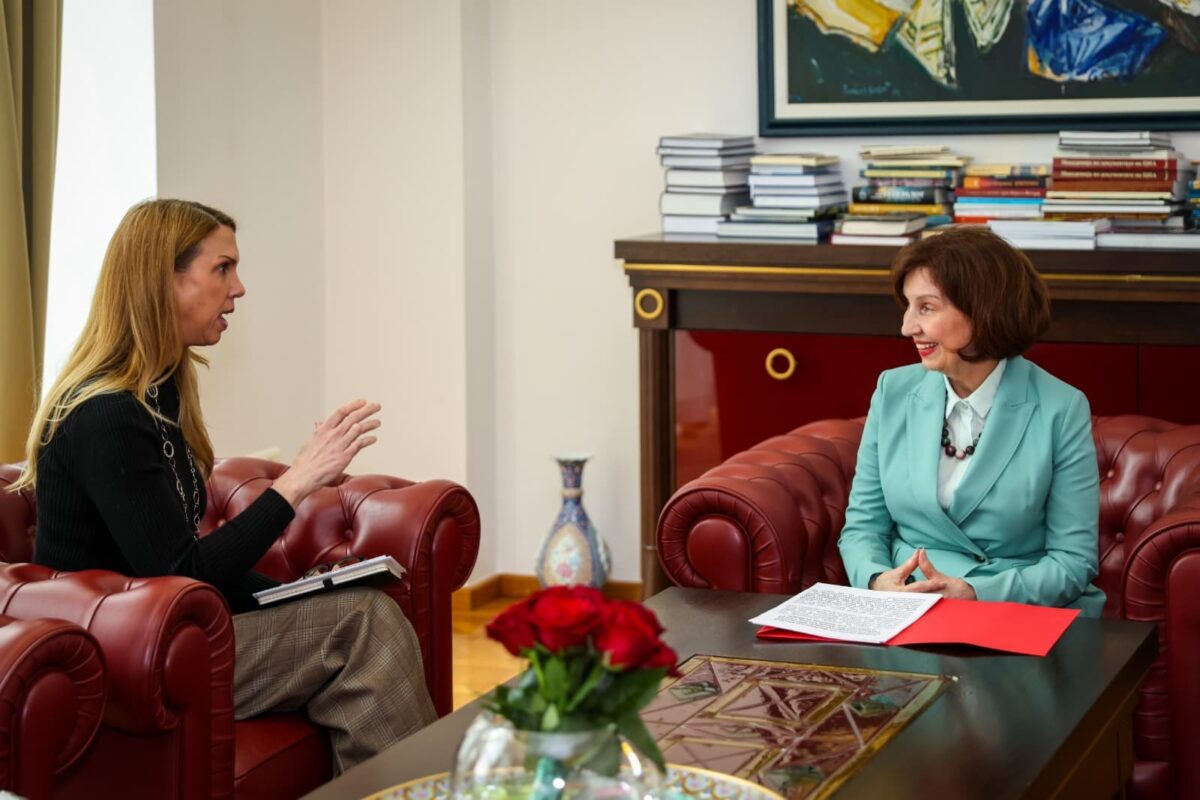 Меѓународните односи, реформите и борбата против корупција во фокусот на разговорите меѓу Сиљановска-Давкова и Варнс