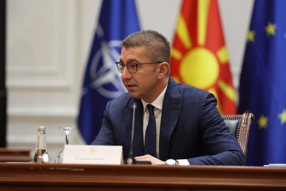 Мицкоски: Очекувам раководството на ССМ да излезе од партиската прегратка и да се договори со Владата во интерес на административците