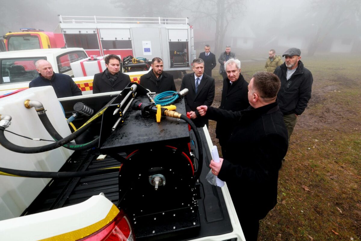 Нови возила и опрема за „Јасен“ во рамки на проектот за превенција од шумски пожари