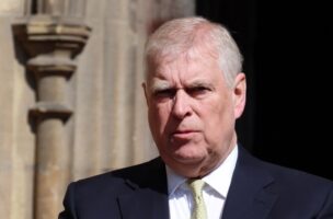 Поранешниот принц, Ендрју, пуштен од полициски притвор, но и натаму под истрага