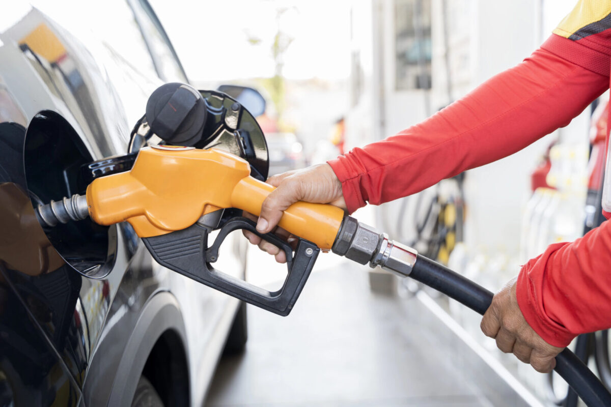 Поскап бензин од полноќ