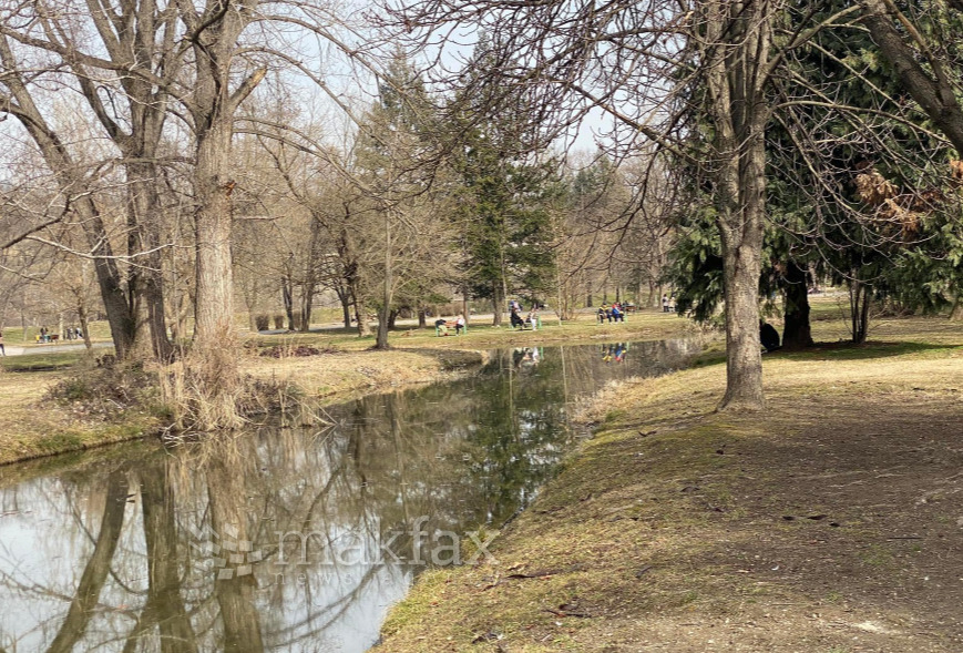 Променливо облачно со сончеви периоди, ќе дува засилен ветер од северен правец