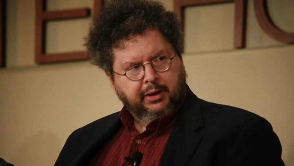 Професор од Јеил му препорачал студентка на Епстин: „Убава мала русокоса“