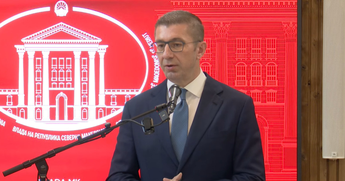 СДСМ: Владата сака авион за Мицкоски, но не и 600 евра минимална плата