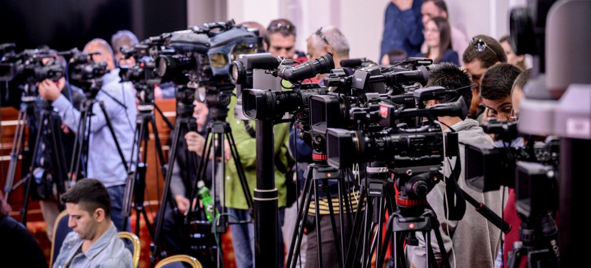 СЕММ: Половина од прекршувањата на кодексот на новинари се за неточно информирање