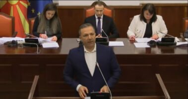 Спасовски: Со минимална плата од 600 евра ја штитиме егзистенцијата на граѓаните, прифатете го Законот