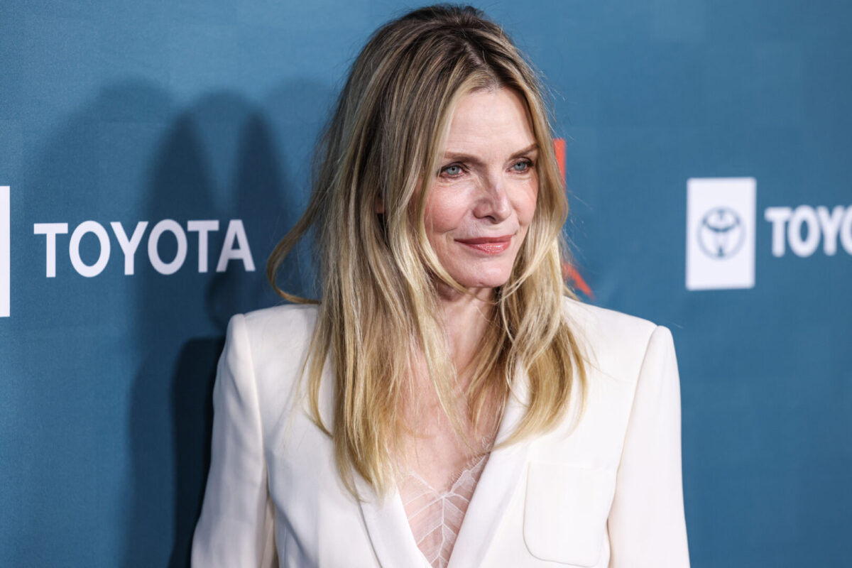 (Фото) Не ги следи трендовите и не се грижи за времето: прекрасната актерка сè уште го има најубавото лице во Холивуд