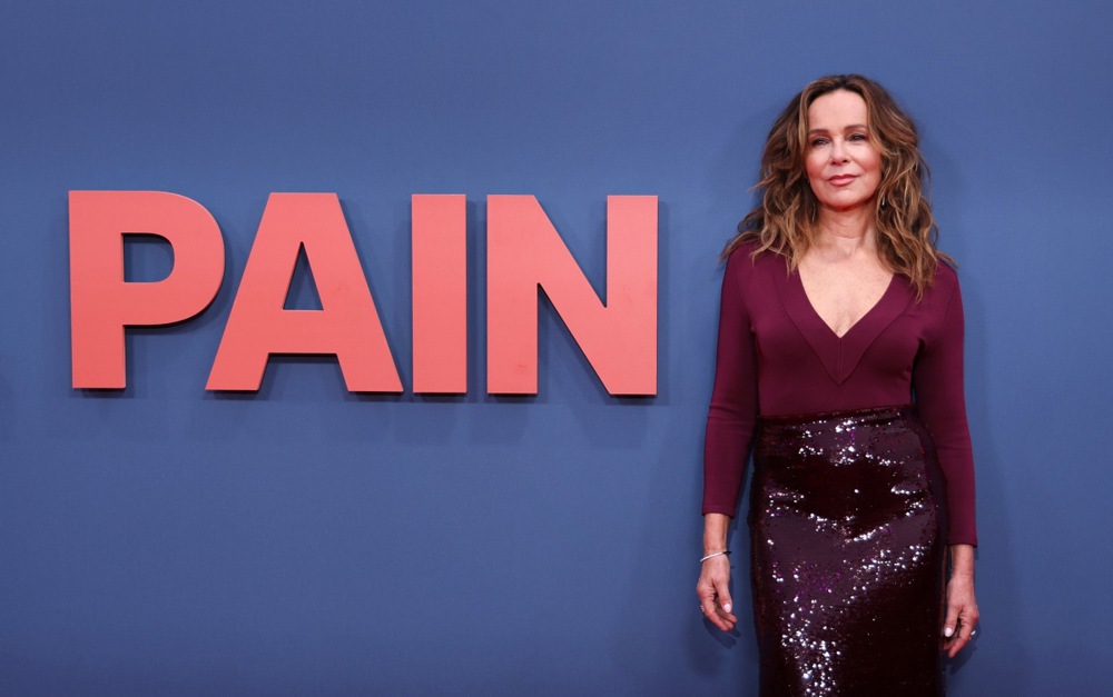 (Фото) Познатата „Бејби“ од „Валканиот танц“ во секси бикини: Годините не и можат ништо