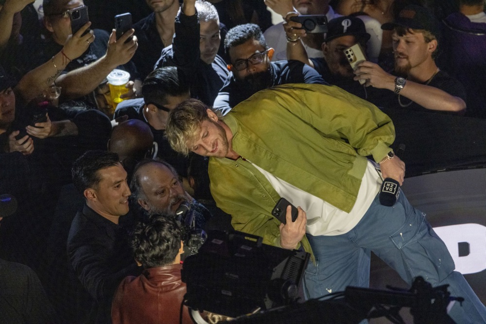 (Фото/Видео) Логан Пол продаде картичка Покемон за рекордни 16,5 милиони долари