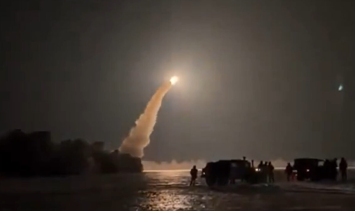 (Фото+видео) Украински напад врз руска фабрика за ракети – 11 лица повредени