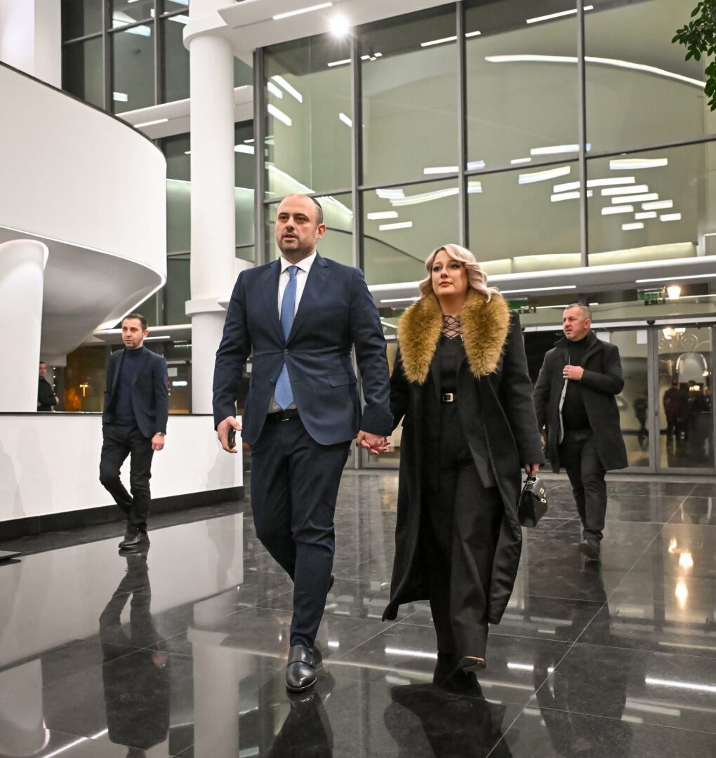 Чантата чини 944 денари, не 30.000 евра како што вели СДС: Сопругата на Ѓорѓиевски очекува јавно извинување