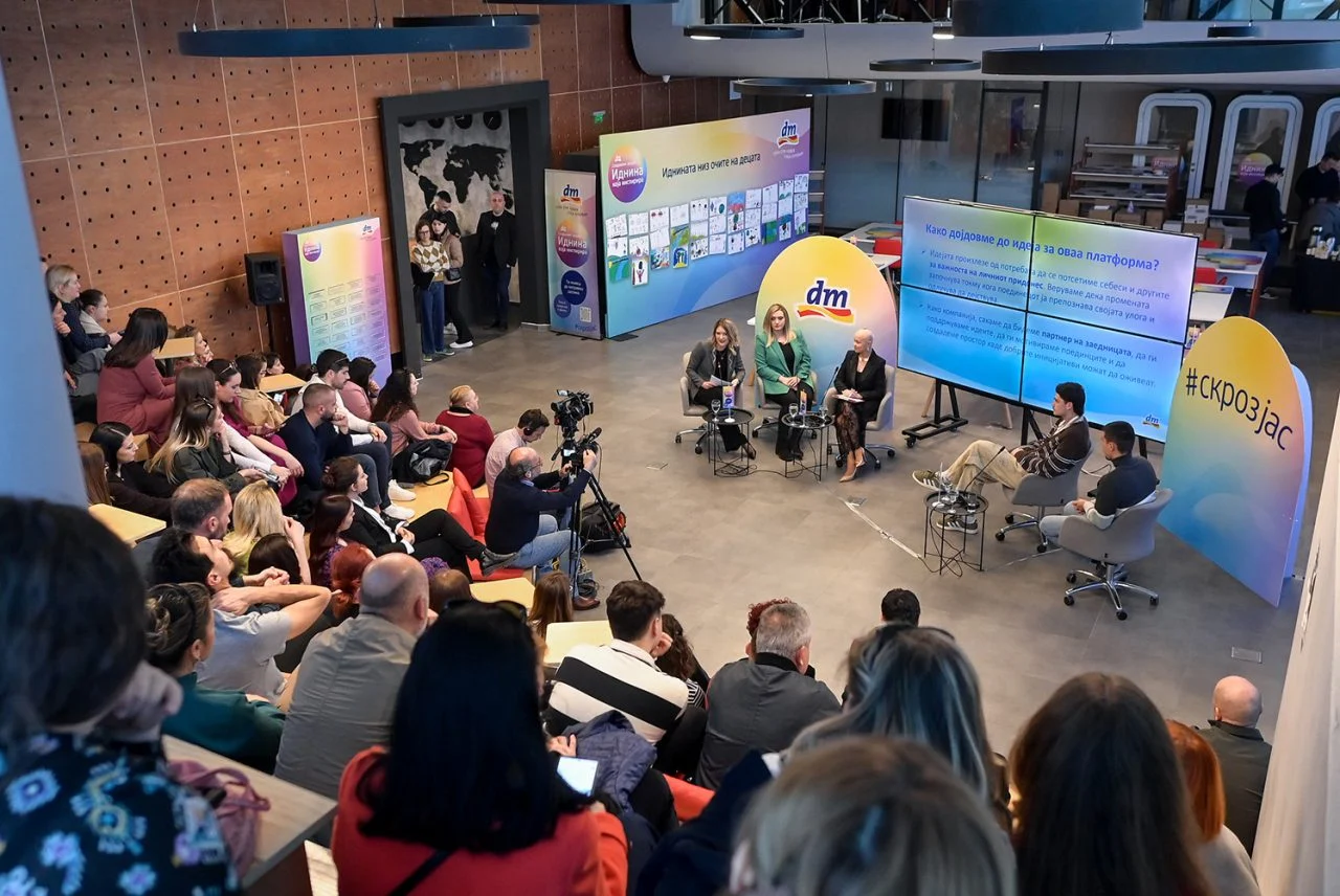 dm ја промовираше платформата „Иднина која инспирира“ со заедничка волонтерска активност на повеќе од 100 присутни, донација и панел-дискусија