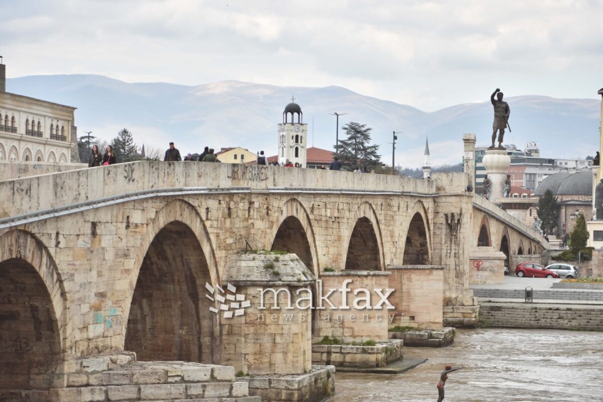 Ѓорѓиевски најави декоративно осветлување на Камениот мост